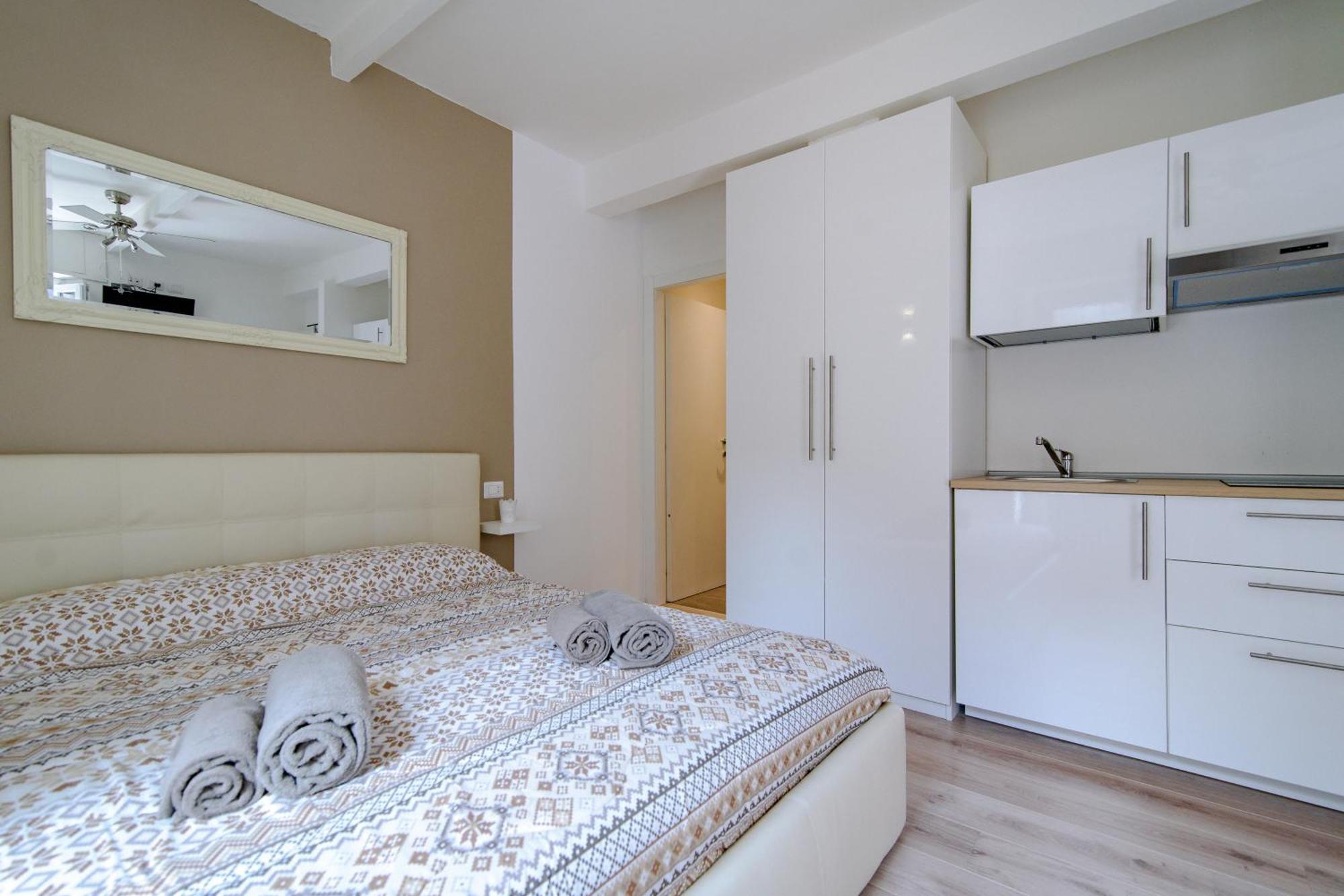 Laglio Apartment Above George מראה חיצוני תמונה