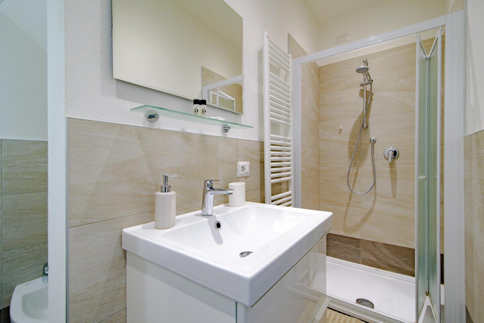 Laglio Apartment Above George מראה חיצוני תמונה